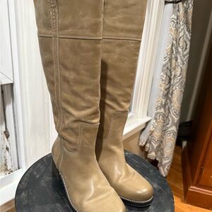Lucky Brand Tan Hibiscus Boots